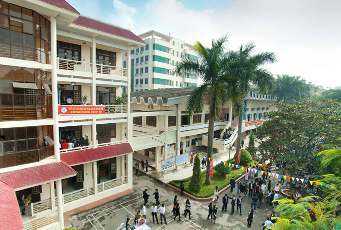 Nhiều cử nhân sư phạm đang làm trái nghề hoặc thất nghiệp, trong đó có cả thủ khoa, sự lãng phí này ai phải chịu trách nhiệm? Trong ảnh: Một góc trường ĐH Sư phạm Hà Nội 2. Ảnh: Văn Hạnh.