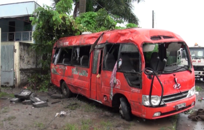 Hiện trường vụ tai nạn sau khi các nạn nhân được đưa đi cấp cứu. Ảnh: Thanh SANG/ TTXVN.