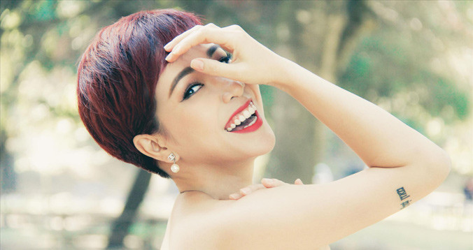 Uyên Linh của tuổi 30 đằm thắm hơn nhưng vẫn không kém phần sắc sảo. Ảnh: NVCC.