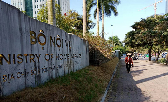 Bộ Nội vụ cho biết sẽ làm rõ trách nhiệm của tập thể, cá nhân về phát ngôn “đúng quy trình”. Ảnh: Luân Dũng.