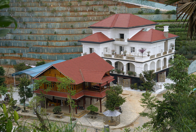 Cận ảnh tòa biệt phủ Yên Bái của ông Phạm Sỹ Quý. Ảnh: Nam Trần.