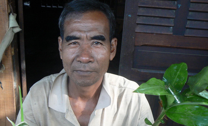 Ông Châu Phonl dùng chiếc lưỡi của mình cứu người.