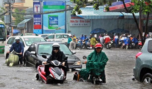 Cơ chế đặc thù sẽ giúp TPHCM giải quyết bài toán kẹt xe, ngập nước.