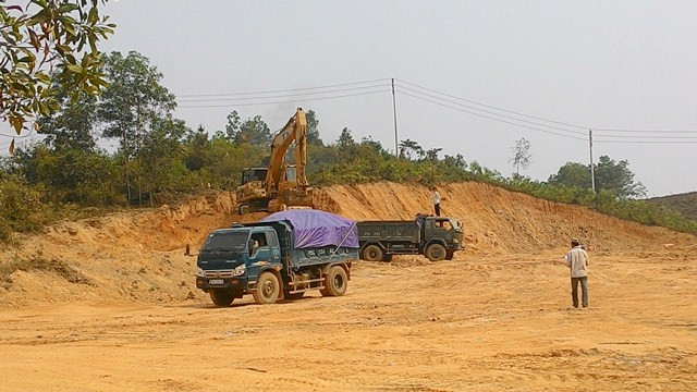 TT-Huế: Làm sân golf lấp luôn mộ dân