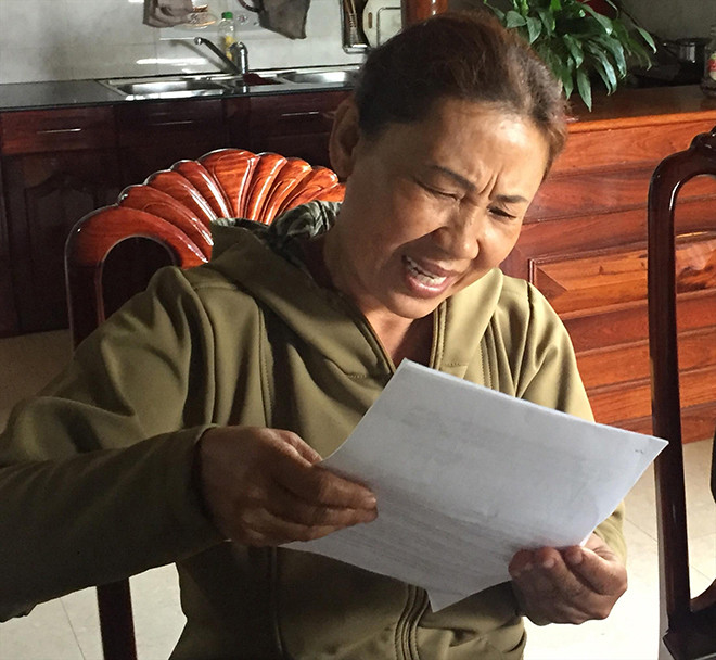 Bà Phương đọc lại số nợ bà Lan đã vay