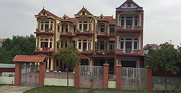 Người dân đua nhau xây nhà xưởng, biệt thự trái phép trên đất nông nghiệp ở Sóc Sơn Ảnh: Nguyễn Thắng 