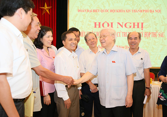 Tổng Bí thư Nguyễn Phú Trọng tại buổi tiếp xúc cử tri Hà Nội ngày 8/10. Ảnh: Như Ý.