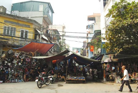 Đế chế hoàng kim của ông trùm chợ Trời Hà Nội