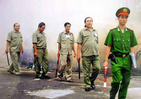 Nhiều ý kiến nói trong cơ cấu UBND phường cần có công an để đảm bảo an ninh trật tự 