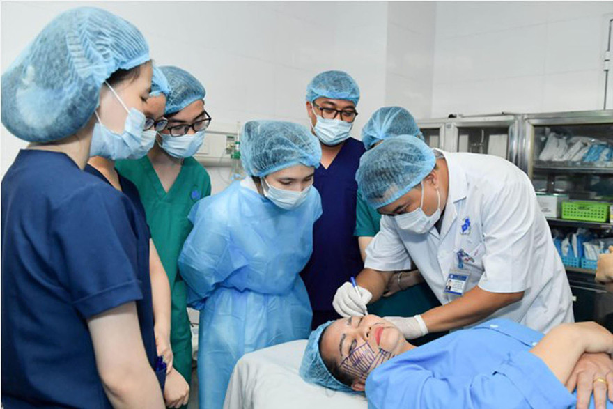 Căng chỉ làm đẹp da tại BV Da liễu T.Ư