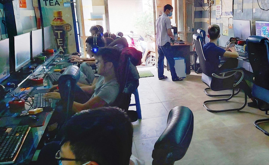 Quán Monaco E-Sport Center vẫn mở cửa bất chấp lệnh cấm Ảnh: Võ Hóa 