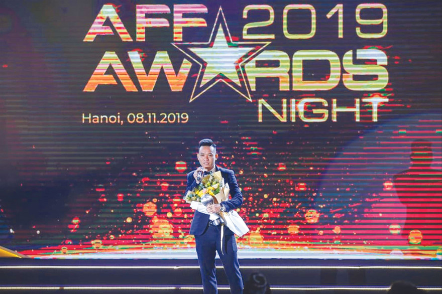 Văn Vũ được vinh danh tại AFF Awards Night 2019