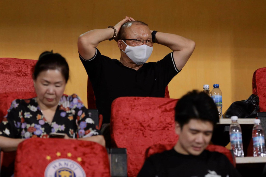 HLV Park Hang Seo tạm thời giải tỏa nỗi lo ở vị trí thủ môn khi Tiến Dũng cho thấy dấu hiệu lấy lại phong độ đỉnh cao ảnh: HL 