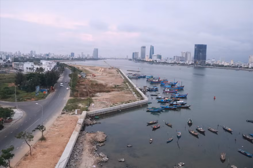 Dự án Bất động sản và bến du thuyền Đà Nẵng (Marina Complex) lấn sông Hàn đang thu hút sự quan tâm của du luận 