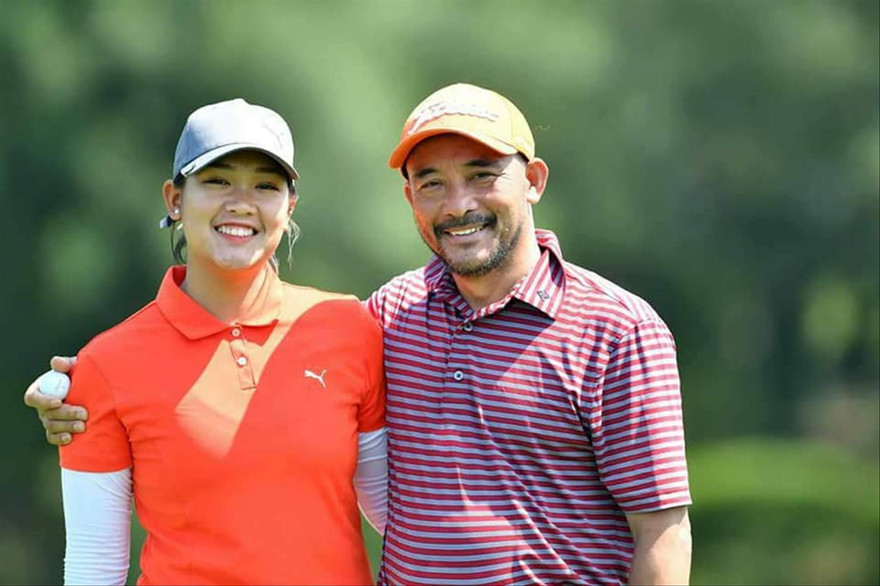 Nhà vô địch nữ quốc gia Nguyễn Thảo My (trái) dự Tiền Phong Golf Championship 2020 ảnh CTV 