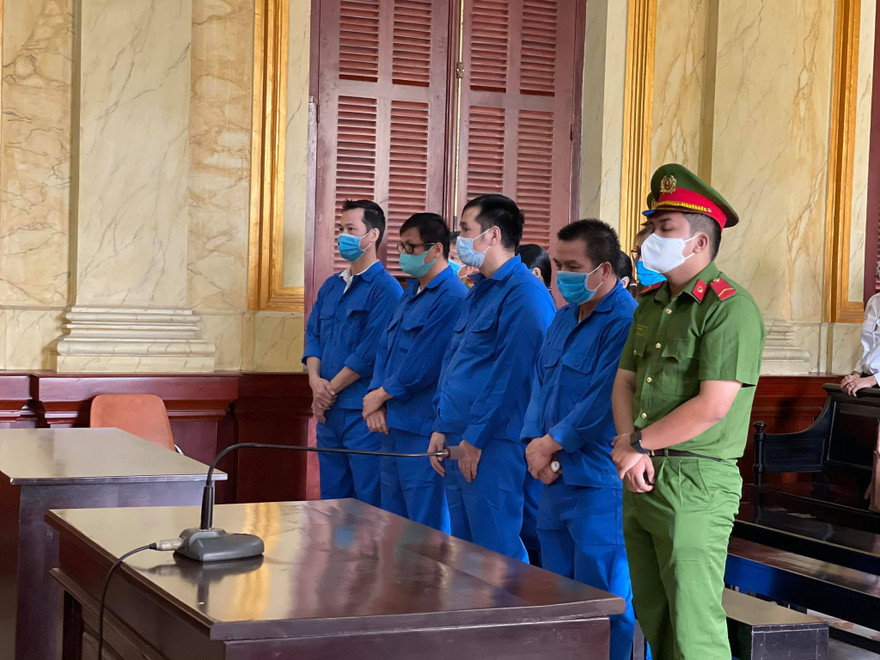 Các bị cáo tại phiên xử sơ thẩm Ảnh: Tân Châu