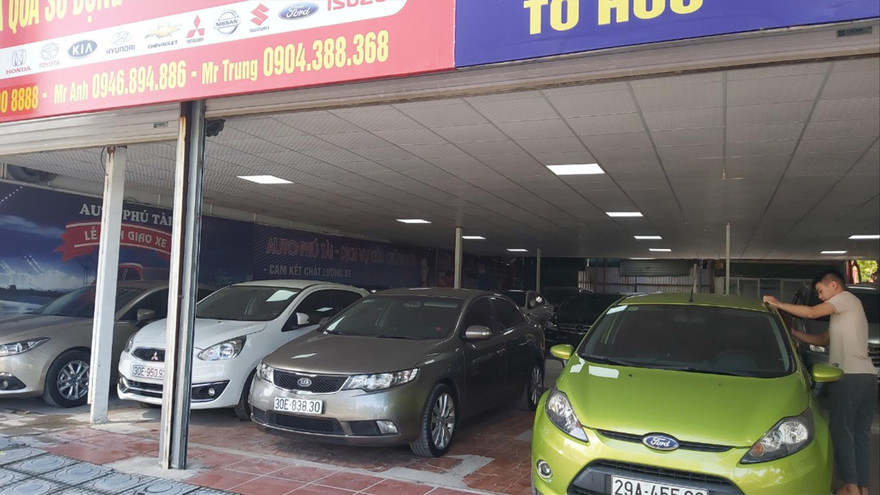 Các gara đầy ắp ô tô cũ