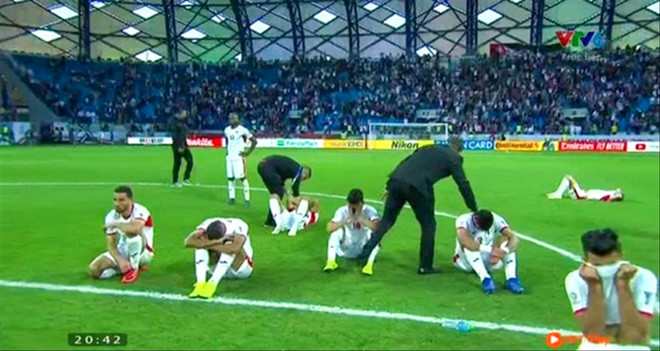 Vẻ suy sụp của cầu thủ Jordan hôm 20/1