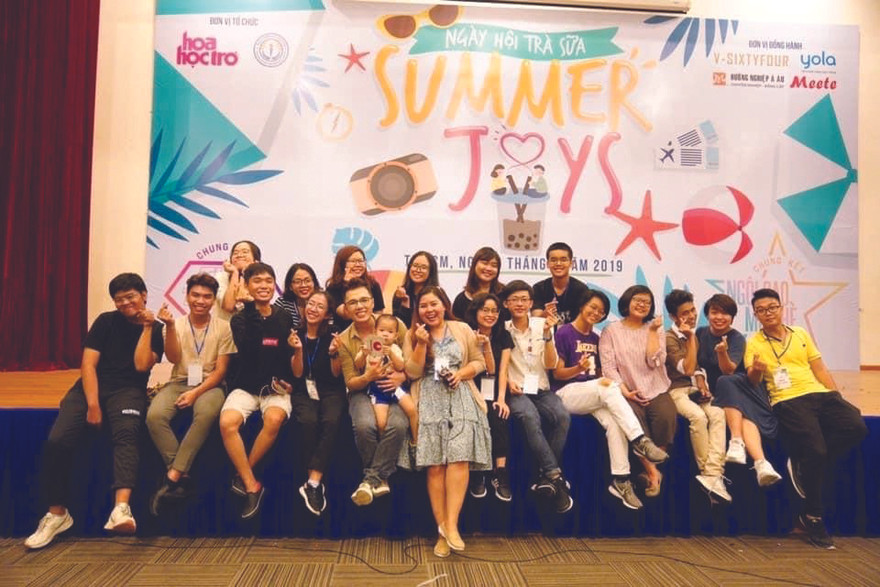 Hoa học trò luôn tổ chức những sự kiện sau mặt báo