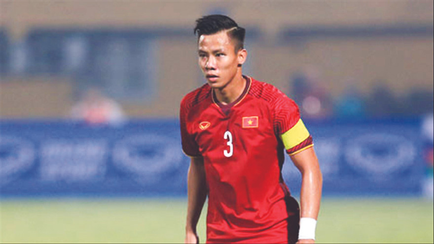 Trung vệ Quế Ngọc Hải không ra sân thi đấu ở trận Viettel thua ngược Hà Nội 2-5 ảnh: VSI 