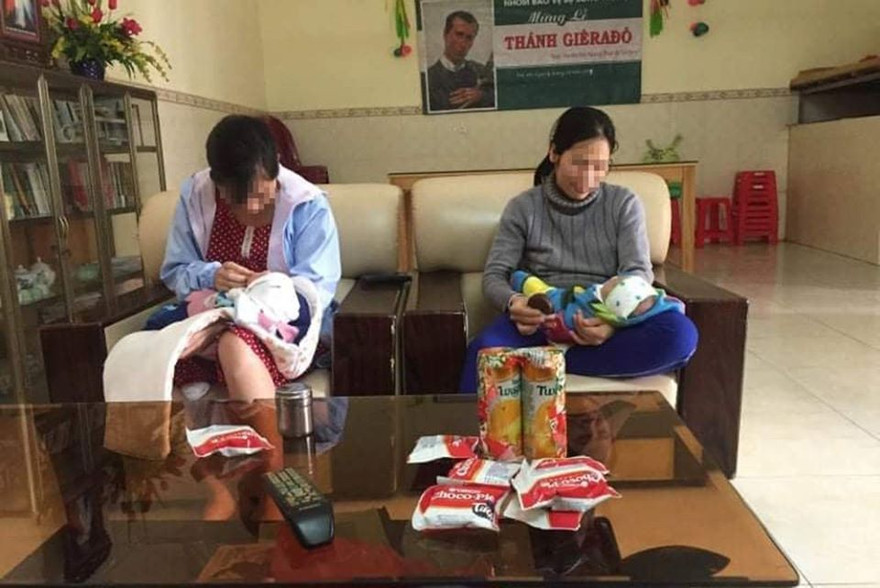 Những phận đời lầm lỡ vui mừng nhận thiên chức làm mẹ. Ảnh tư liệu Mái Ấm