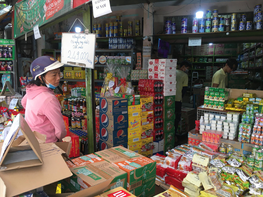 Giá bia, nước giải khát “nháy múa” trước Tết Ảnh: U.P 