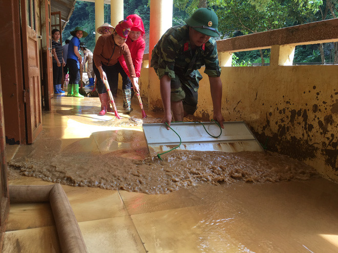 Trường vùng lũ (Sơn La) còn trăm mối lo cho năm học mới khi mà mọi thiết bị, sách vở đều cuốn theo dòng nước. Ảnh: Nghiêm Huê.