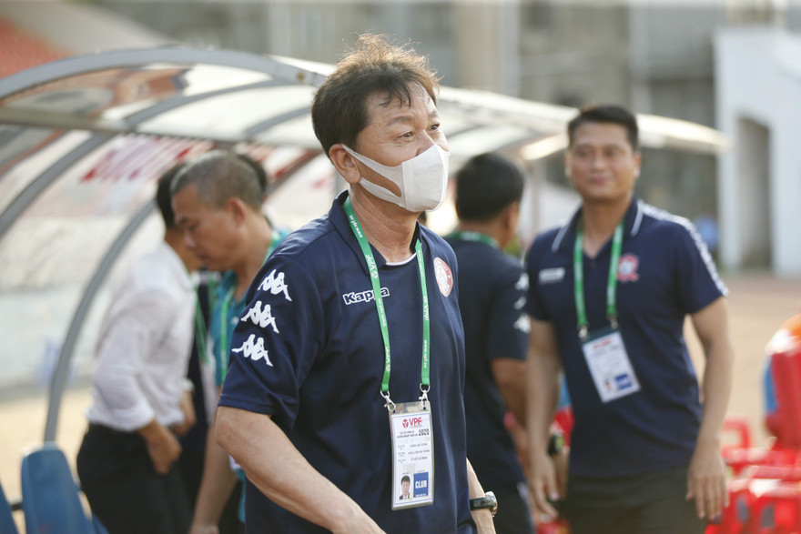 HLV Chung Hae Soung quay trở lại dẫn dắt CLB TPHCM chỉ sau 2 tuần chia tay Ảnh: NHƯ Ý