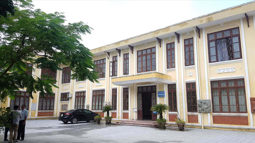 Trường ĐHNT Huế - cái nôi đào tạo mỹ thuật của miền Trung và cả nước không còn đủ tiền trả lương cho người lao động 