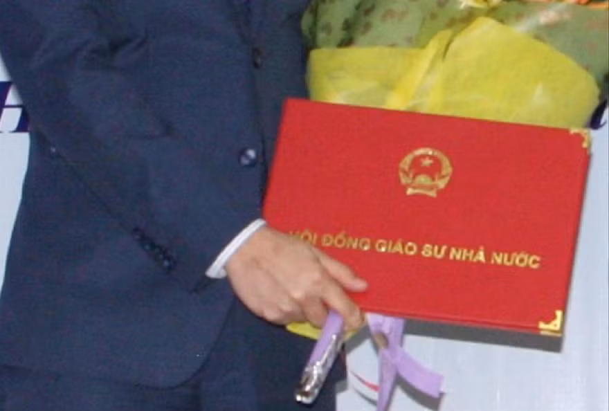 Vẫn còn những “điểm mờ” trong quá trình xét, công nhận giáo sư, phó giáo sư. Ảnh: Diệp An