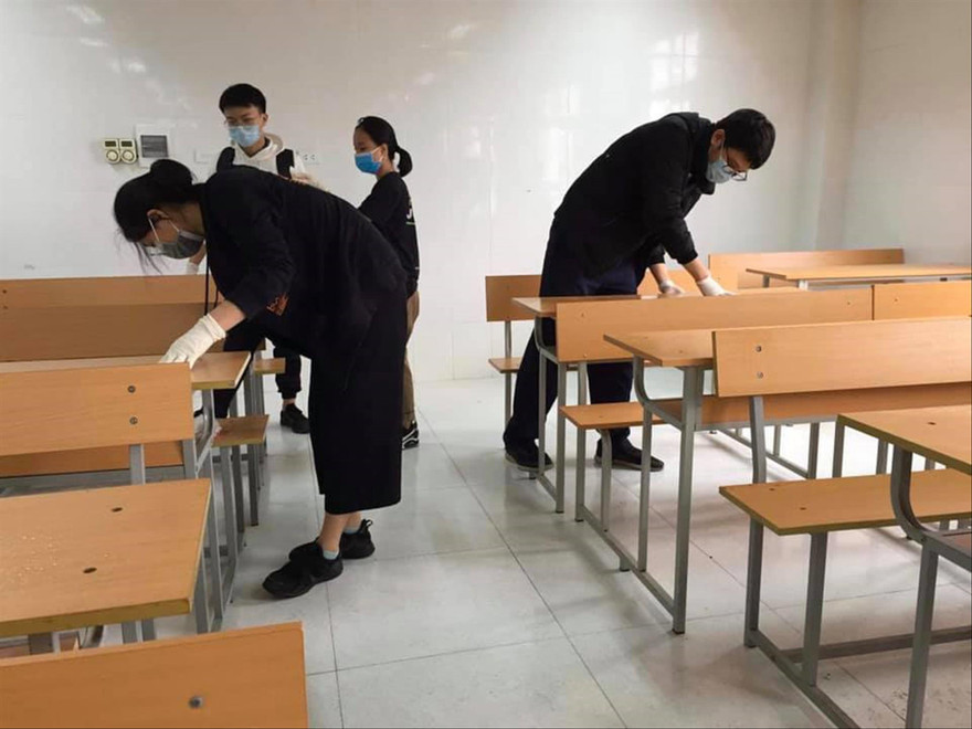 Sinh viên Khoa Y Dược, ĐH Quốc gia Hà Nội vệ sinh trường lớp 
