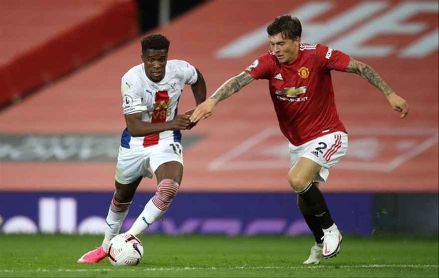 Zaha từng khoác áo MU nửa mùa giải trước khi bị đẩy lại chính Crystal Palace 