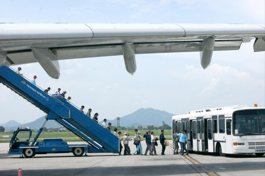Cục Hàng không khuyến cáo công dân Việt Nam từ Hàn Quốc trở về sẽ phải cách ly 14 ngày, còn khách Hàn Quốc sẽ dừng áp dụng chính sách miễn visa từ ngày 29/2 Ảnh: Phạm Thanh 