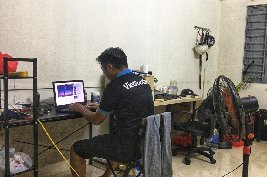 Nhiều người thuê trọ tại Hà Nội đang bị chủ nhà trọ thu tiền điện cao gần gấp đôi so với giá quy địnhảnh: Võ Hóa