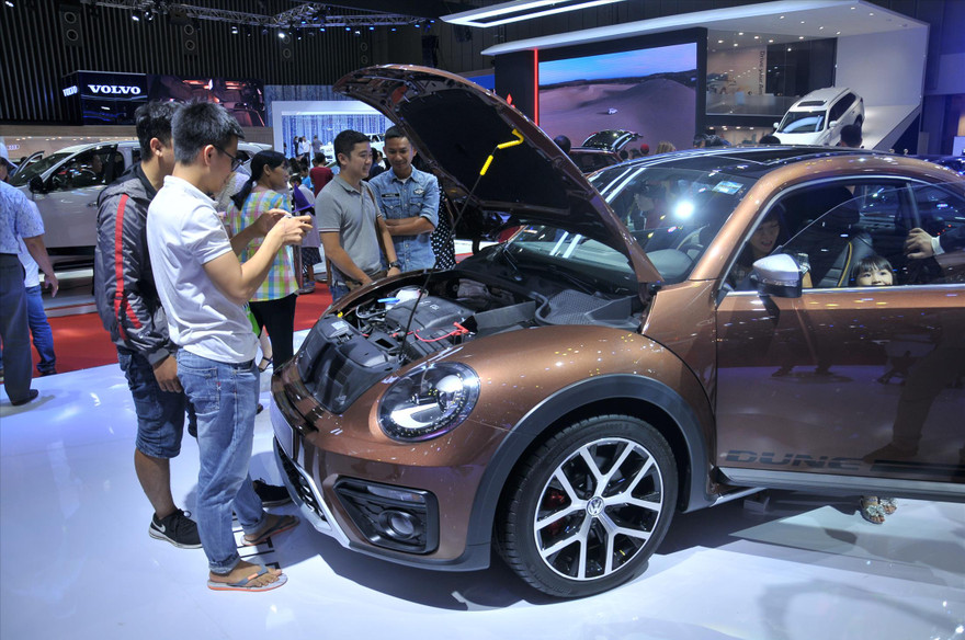 VAMA kiến nghị giảm 50% phí đăng ký trước bạ ô tô để kích cầu mua sắm song không được Bộ Tài chính chấp thuận Ảnh: Tuấn Nguyễn 