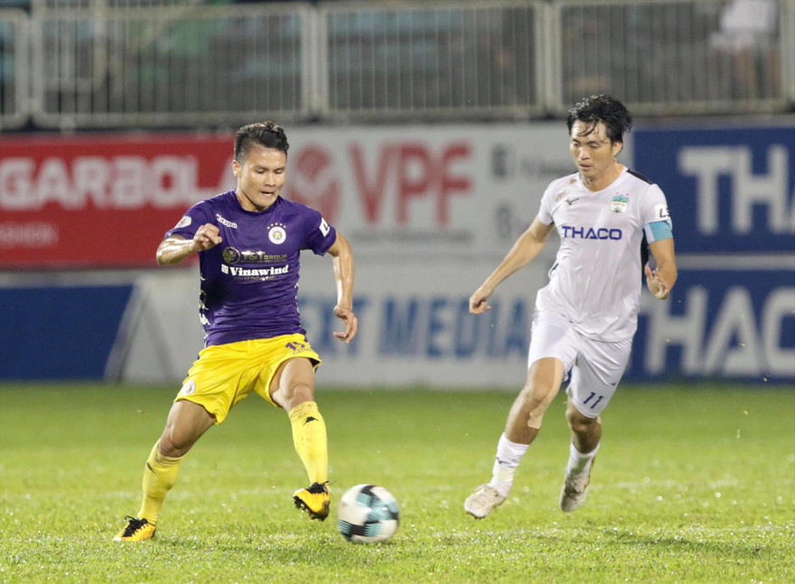 Cuộc đua vô địch V-League đang trở nên sôi động sau chiến thắng 4-0 của CLB Hà Nội trước HAGL ảnh: Hữu Phạm 