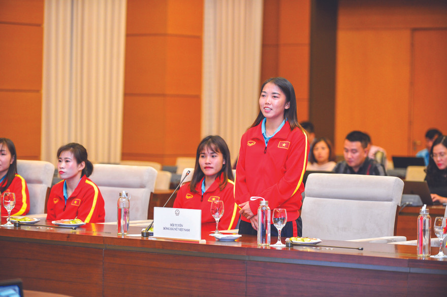 Tuyển nữ Việt Nam tại buổi gặp mặt ảnh: Như Ý 