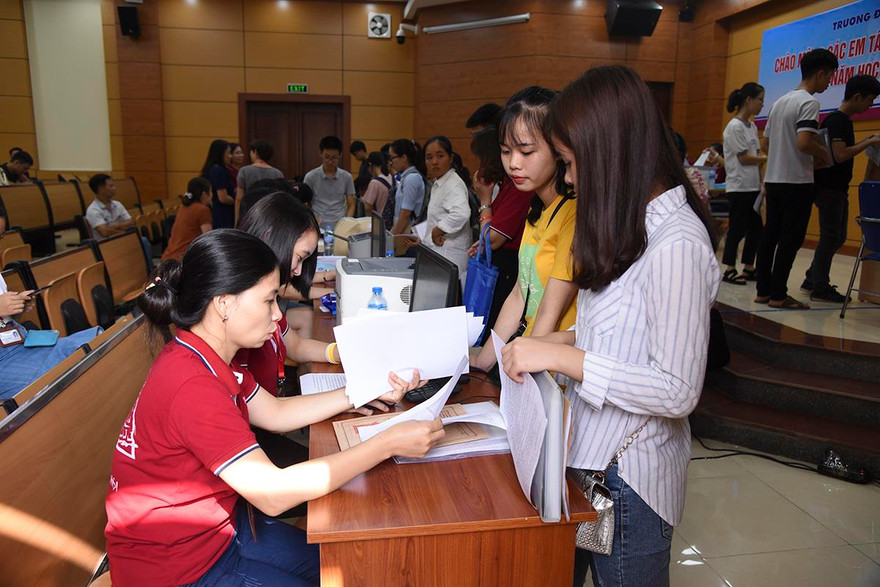 Thí sinh nhập học tại một trường ĐH năm 2018Ảnh: Nghiêm Huê