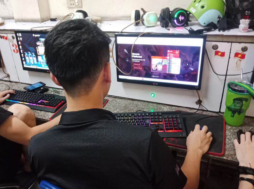 Trẻ tìm đến game phần lớn do sự thiếu quan tâm của bố mẹ Ảnh: Đức Văn 