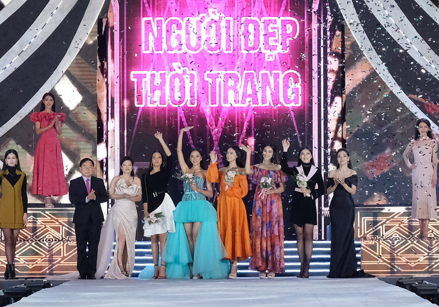 Ấn tượng Người đẹp Thời trang 2020