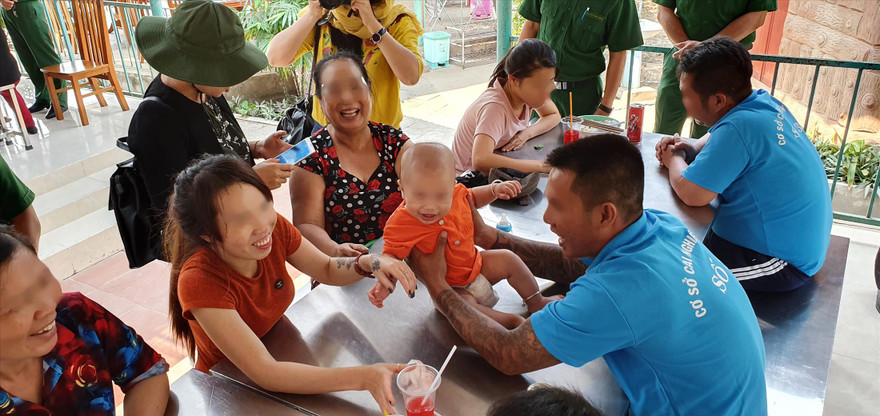 Rất nhiều học viên tìm thấy niềm vui, có thêm động lực để cai nghiện từ gia đình Ảnh: Văn Minh