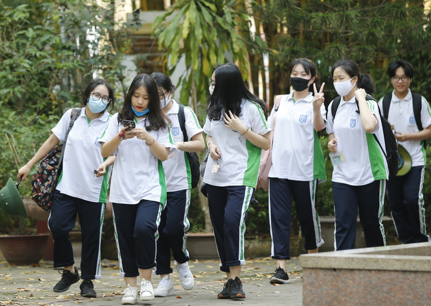 Cần bảo đảm an toàn cho học sinh trước đại dịch COVID-19. Ảnh: Như Ý