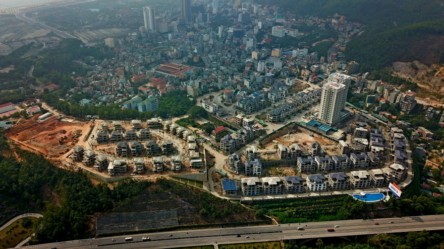 Condotel đang phát triển nhiều ở các tỉnh ven biển. Trong ảnh biệt thự nghỉ dưỡng và condotel ở Quảng Ninh Ảnh: Hoàng Dương