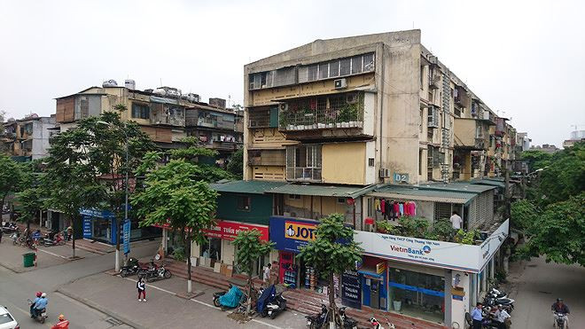 Hà Nội đã đề xuất tự quyết số tầng khi cải tạo chung cư cũ, song vẫn còn nhiều ý kiến khác nhau Ảnh: Như Ý