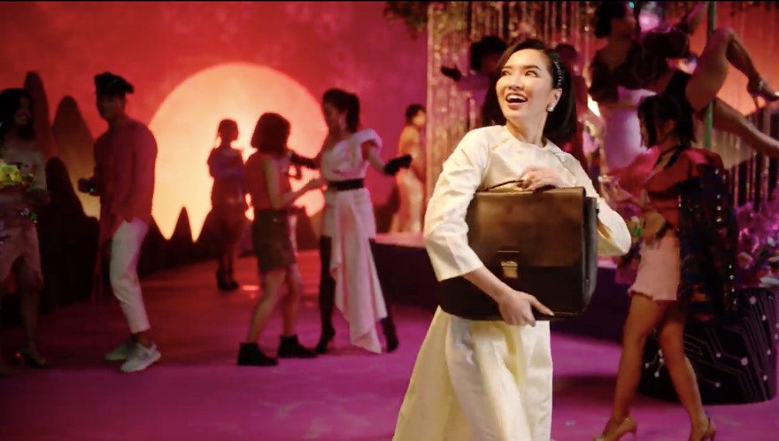 Bích Phương trong “Đi đu đưa đi” 