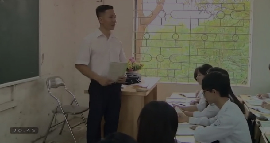 Thầy giáo Vương Thành Trung trên bục giảng