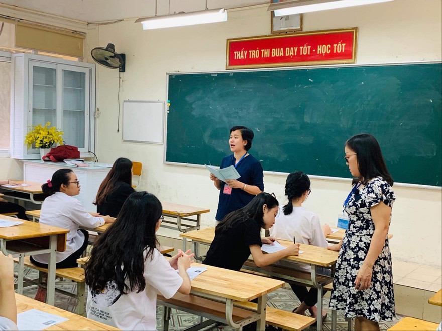 Thưởng Tết cho giáo viên luôn là câu chuyện nóng hàng năm