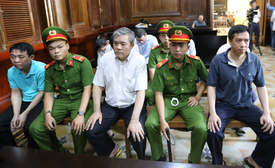 Các bị cáo tại tòa Ảnh: Tân Châu 