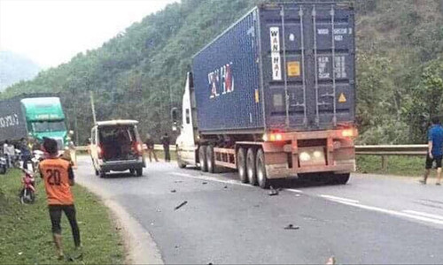 Hiện trường vụ tai nạn xảy ra lúc 18h ngày 19/1 