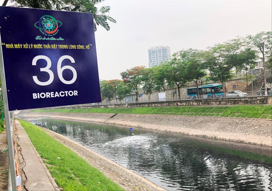 Công ty Thoát nước Hà Nội dự kiến dùng hơn 150 tỷ đồng để bơm nước sông Hồng vào hồ Tây, tạo dòng chảy cho sông Tô Lịch. Ảnh: Anh Trọng 